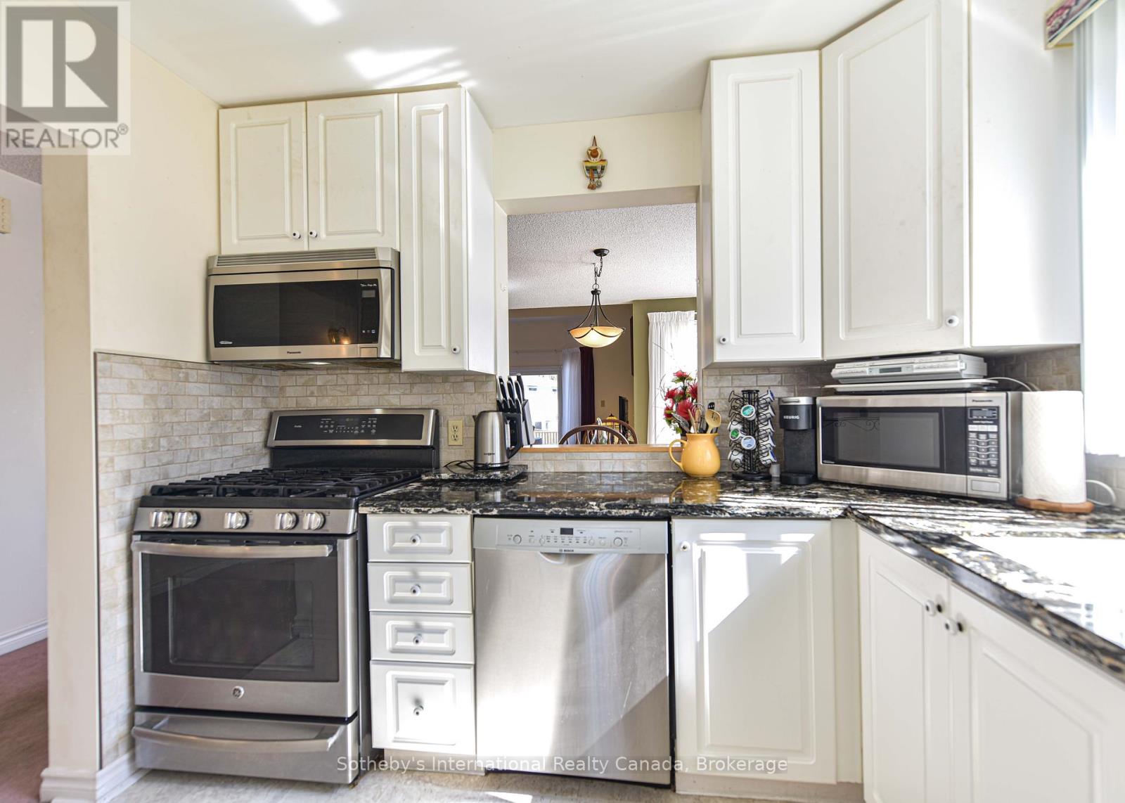 Photo 11 of 104 10 Museum Drive, Orillia ON
