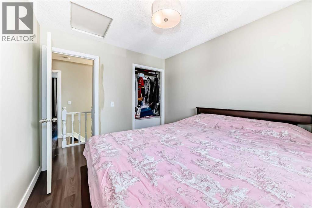 Single Family House for Sale in  Pinemill Mews NE Pineridge Calgary 