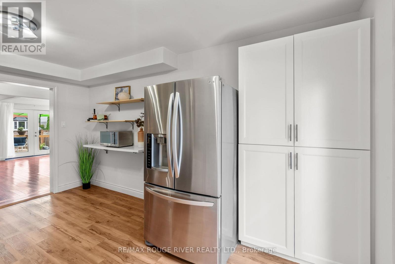 Photo 11 of 41 Peachtree Crescent, Clarington ON