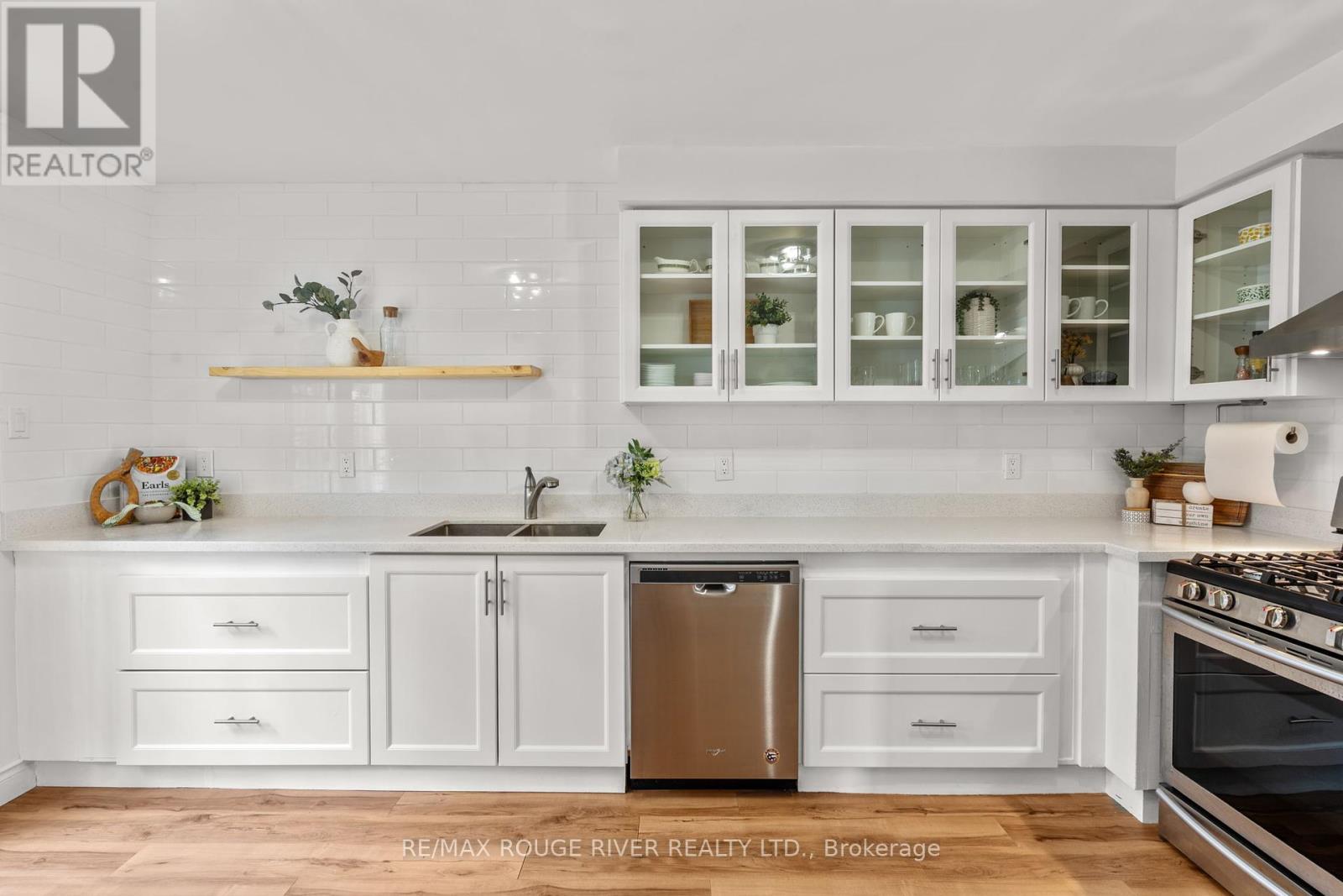 Photo 13 of 41 Peachtree Crescent, Clarington ON