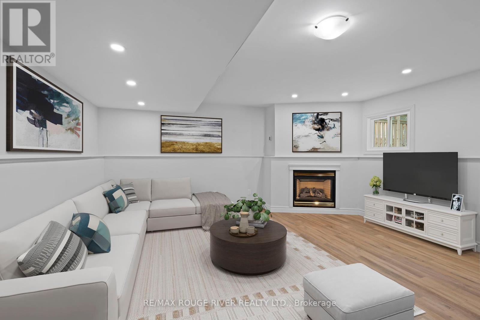 Photo 24 of 41 Peachtree Crescent, Clarington ON