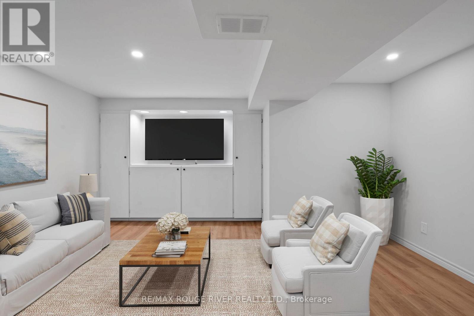 Photo 29 of 41 Peachtree Crescent, Clarington ON