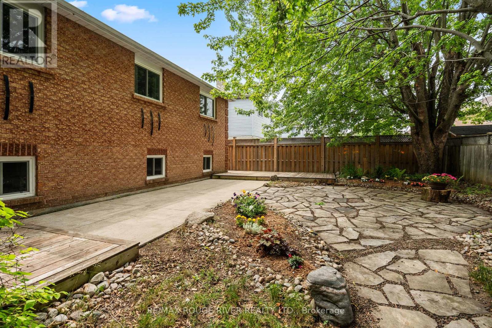 Photo 36 of 41 Peachtree Crescent, Clarington ON