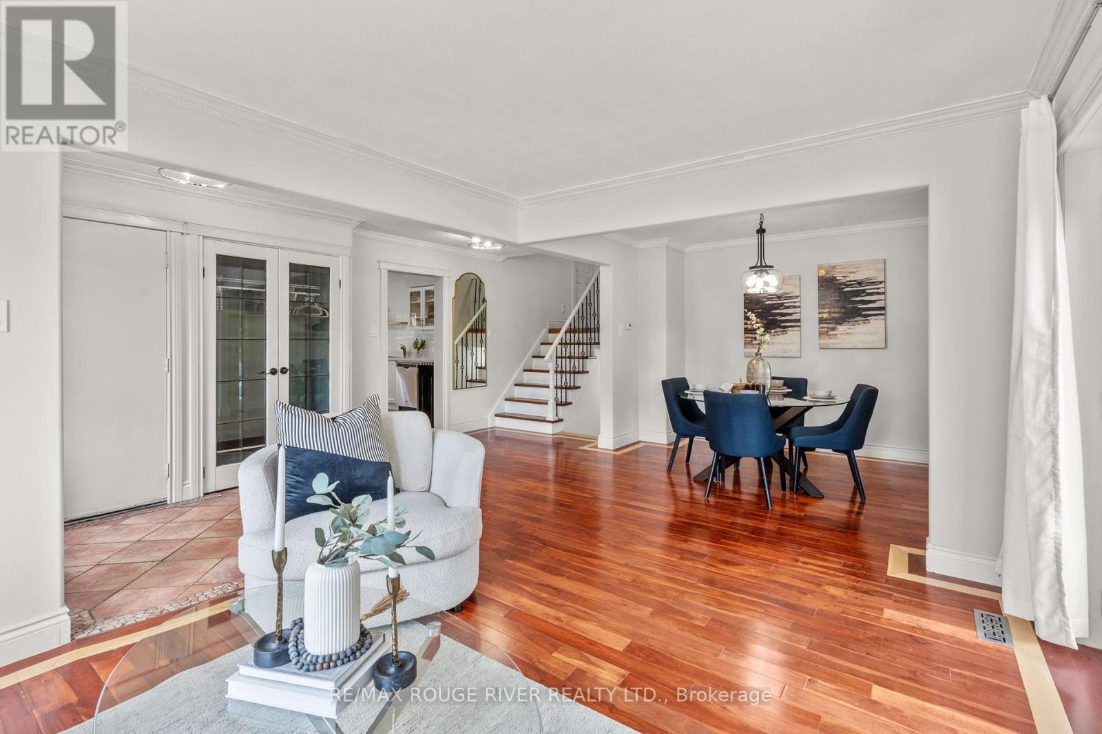 Photo 7 of 41 Peachtree Crescent, Clarington ON