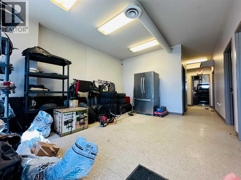 Photo 2 of 14 10322 74 Avenue, Clairmont AB