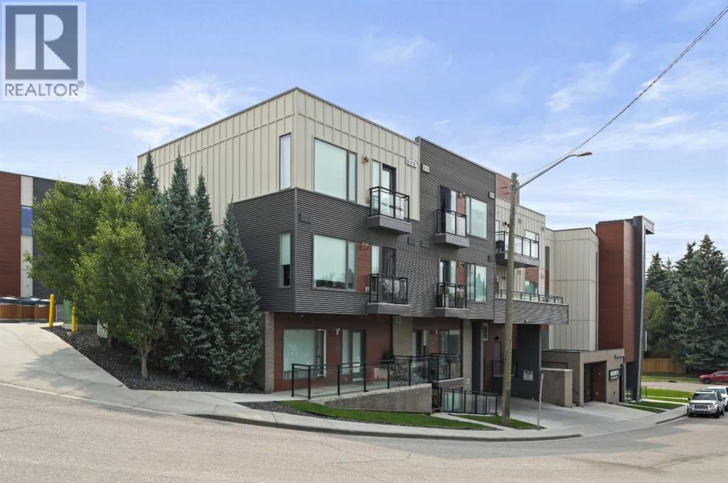 Single Family House for Sale in    Avenue SW Parkhill Calgary 