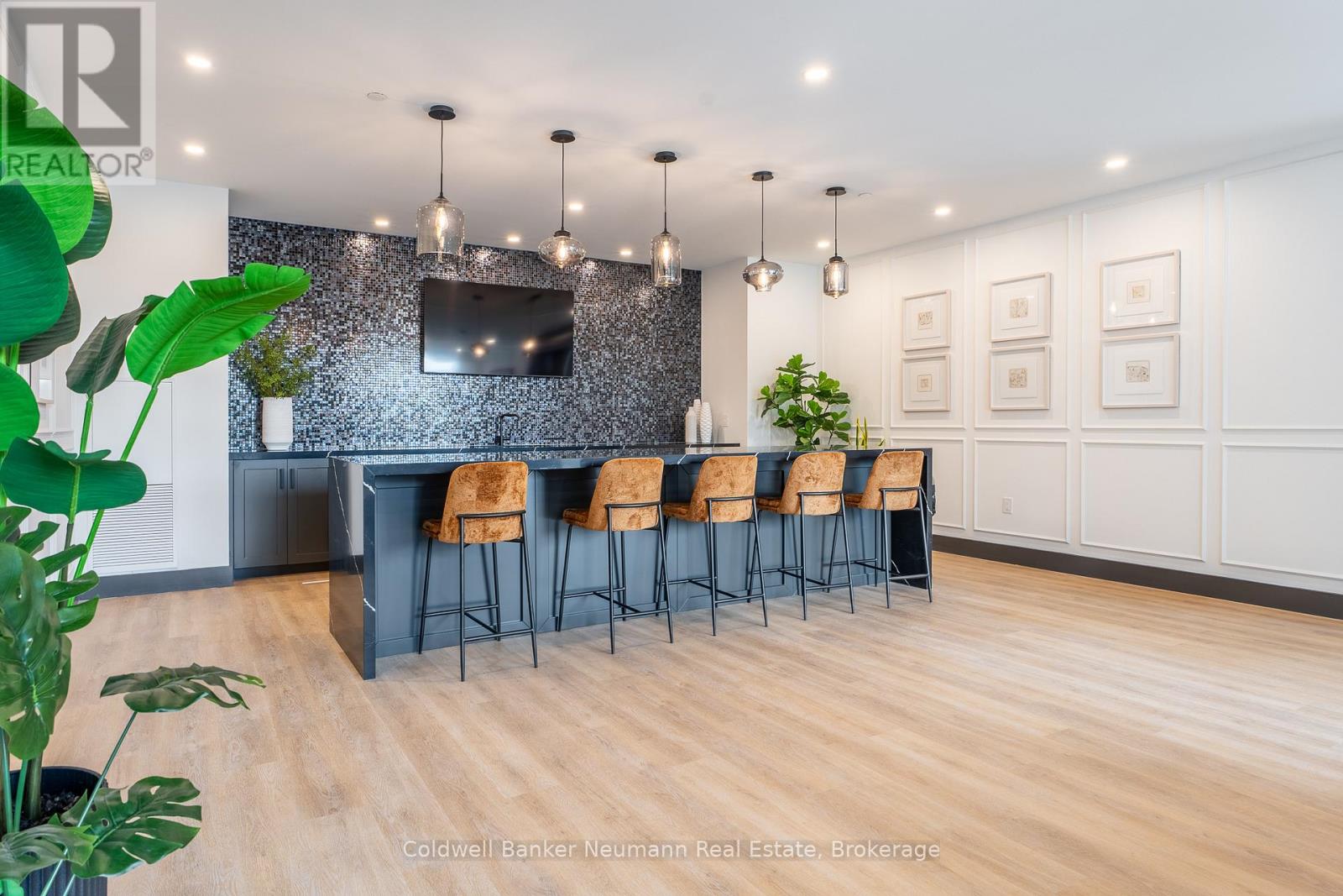 Photo 22 of 215 1882 Gordon Street, Guelph ON
