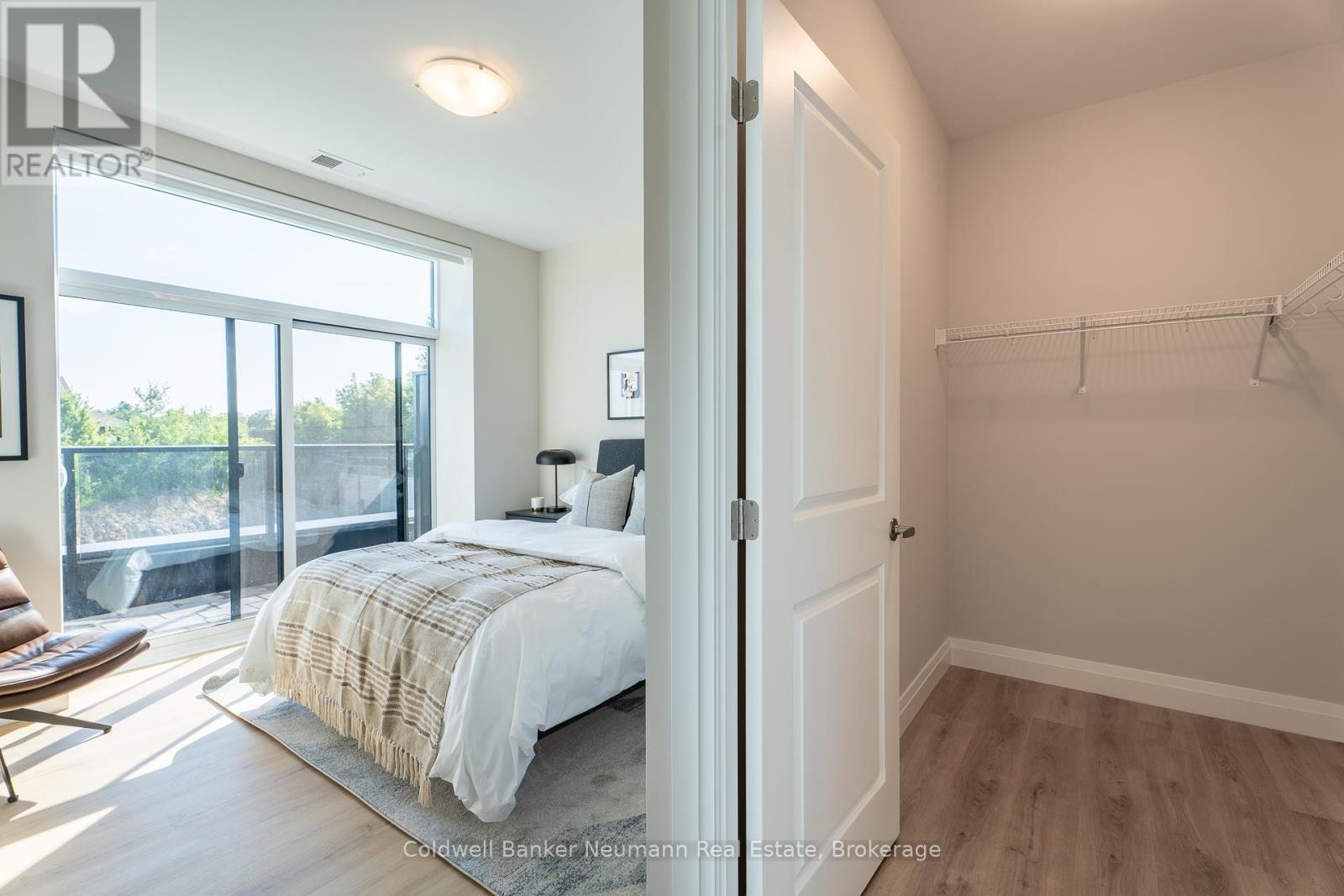 Photo 8 of 215 1882 Gordon Street, Guelph ON