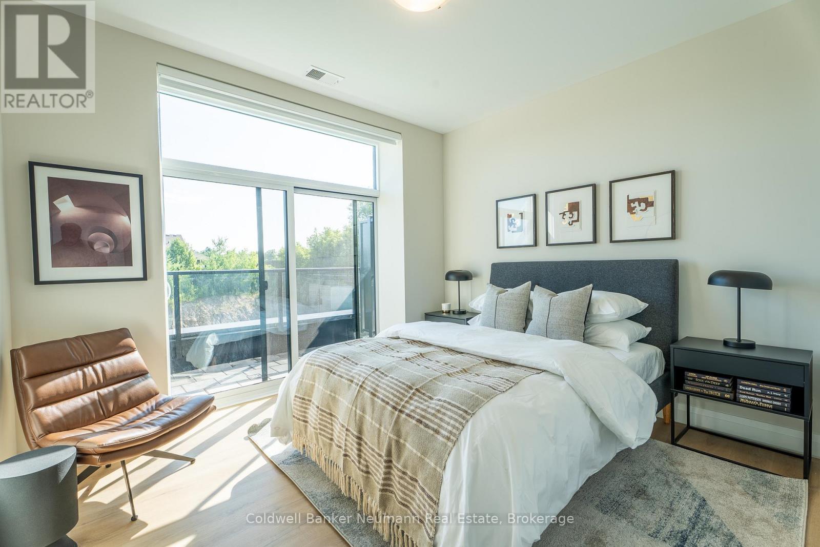 Photo 9 of 215 1882 Gordon Street, Guelph ON