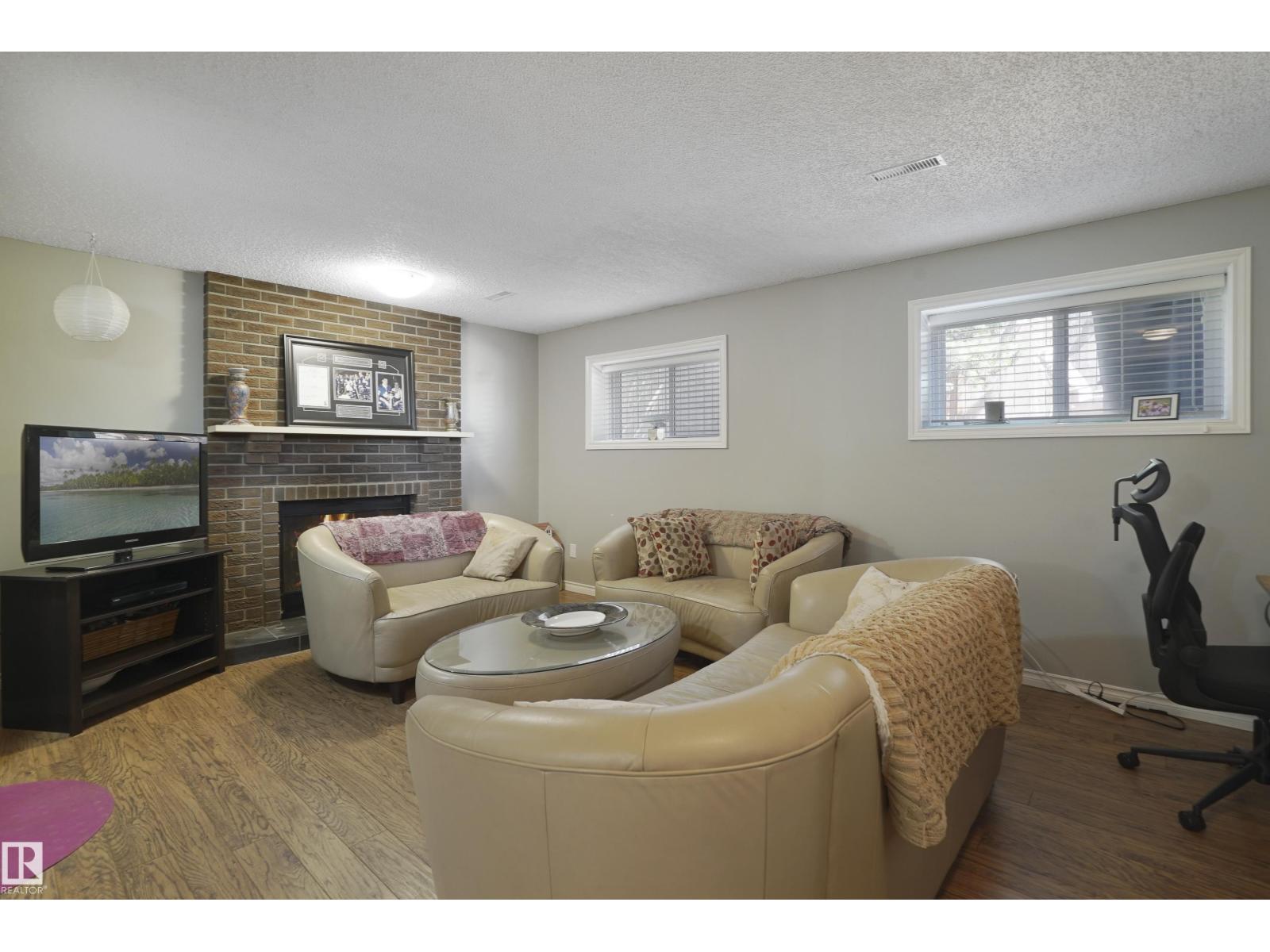 Photo 26 of 18522 99 A Av Nw, Edmonton AB
