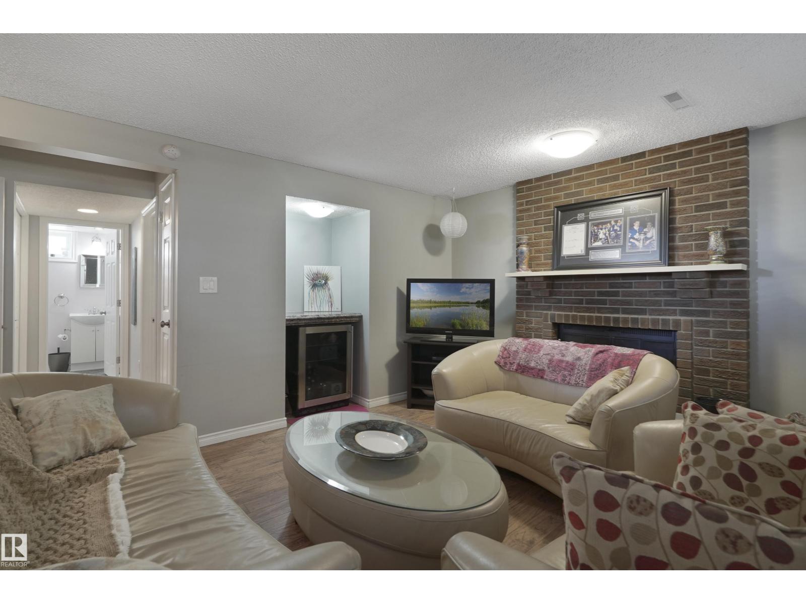 Photo 29 of 18522 99 A Av Nw, Edmonton AB