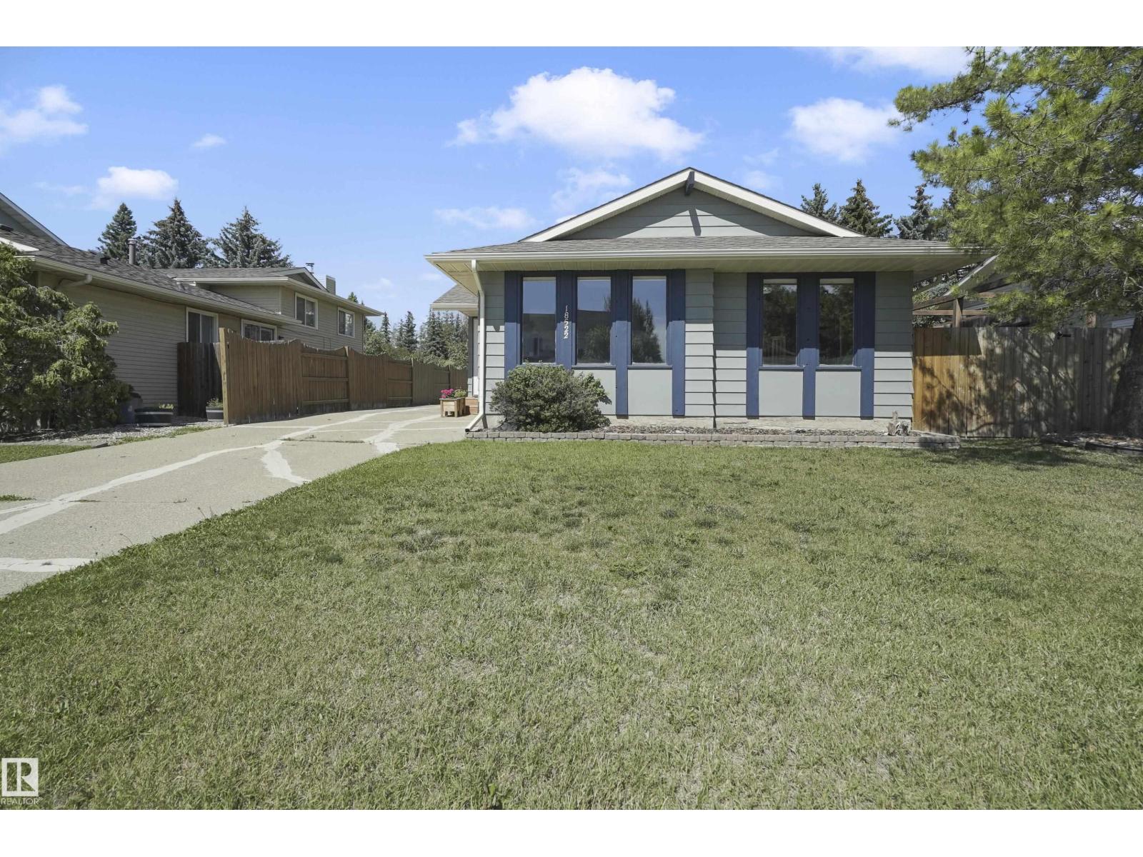 Photo 40 of 18522 99 A Av Nw, Edmonton AB