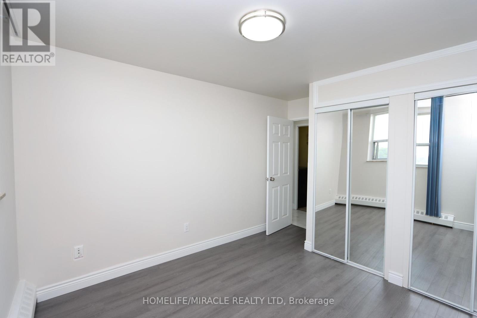 Photo 16 of 608 3533 Derry Road E, Mississauga ON