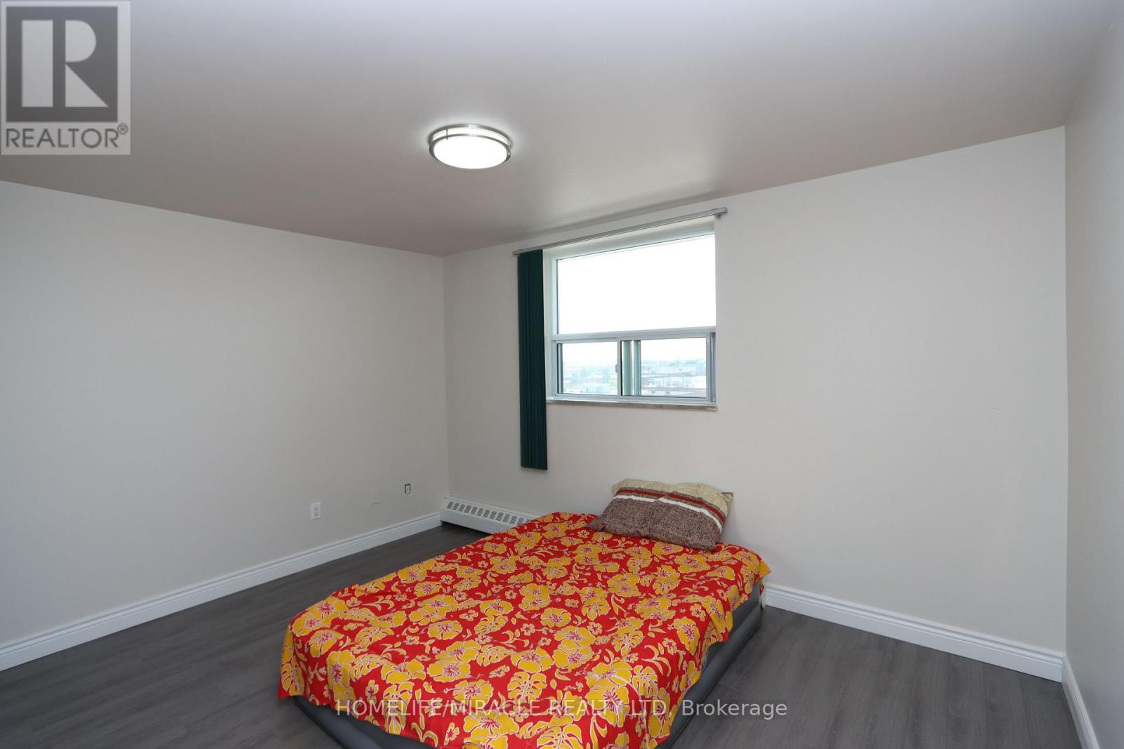 Photo 15 of 608 3533 Derry Road E, Mississauga ON