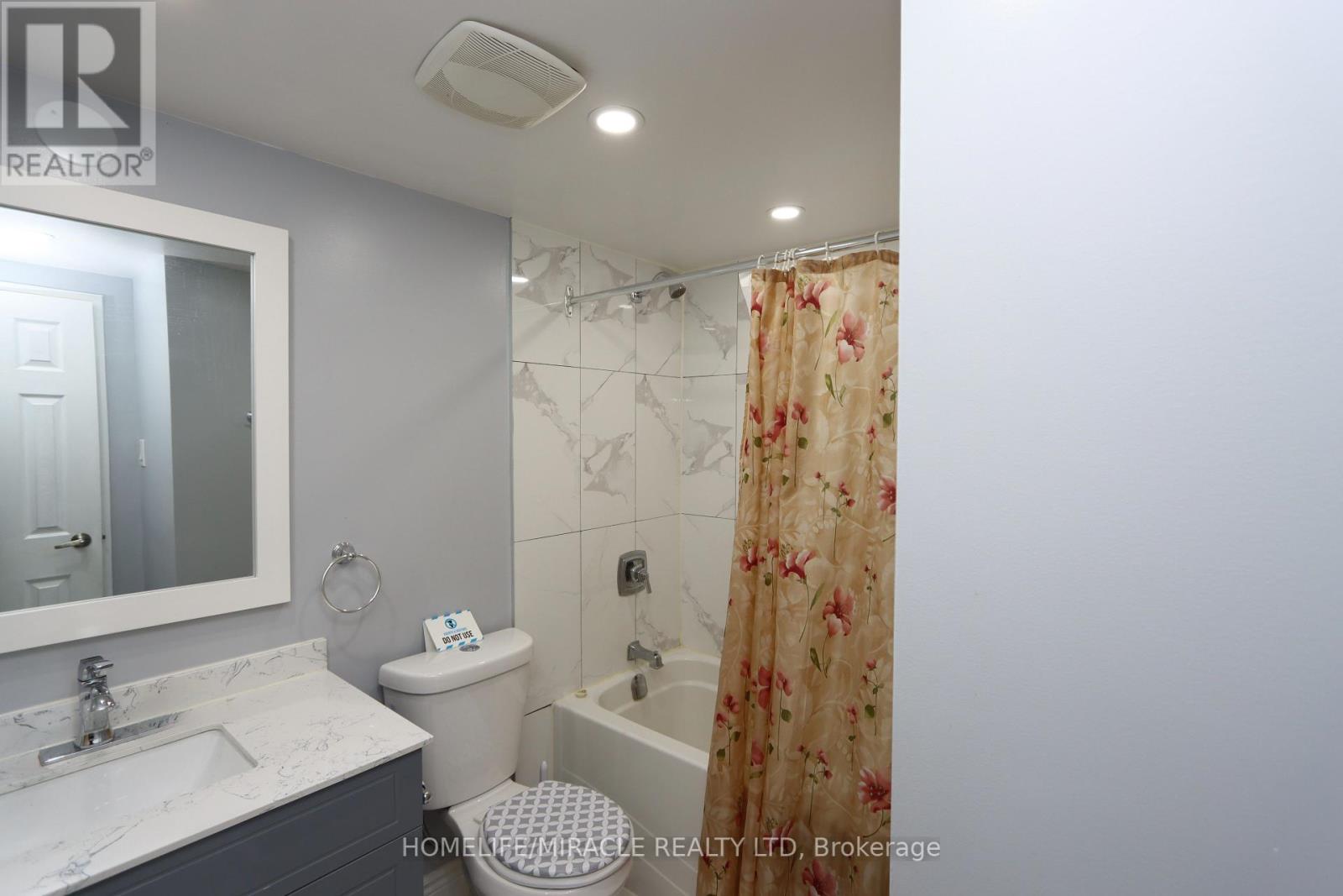 Photo 2 of 608 3533 Derry Road E, Mississauga ON
