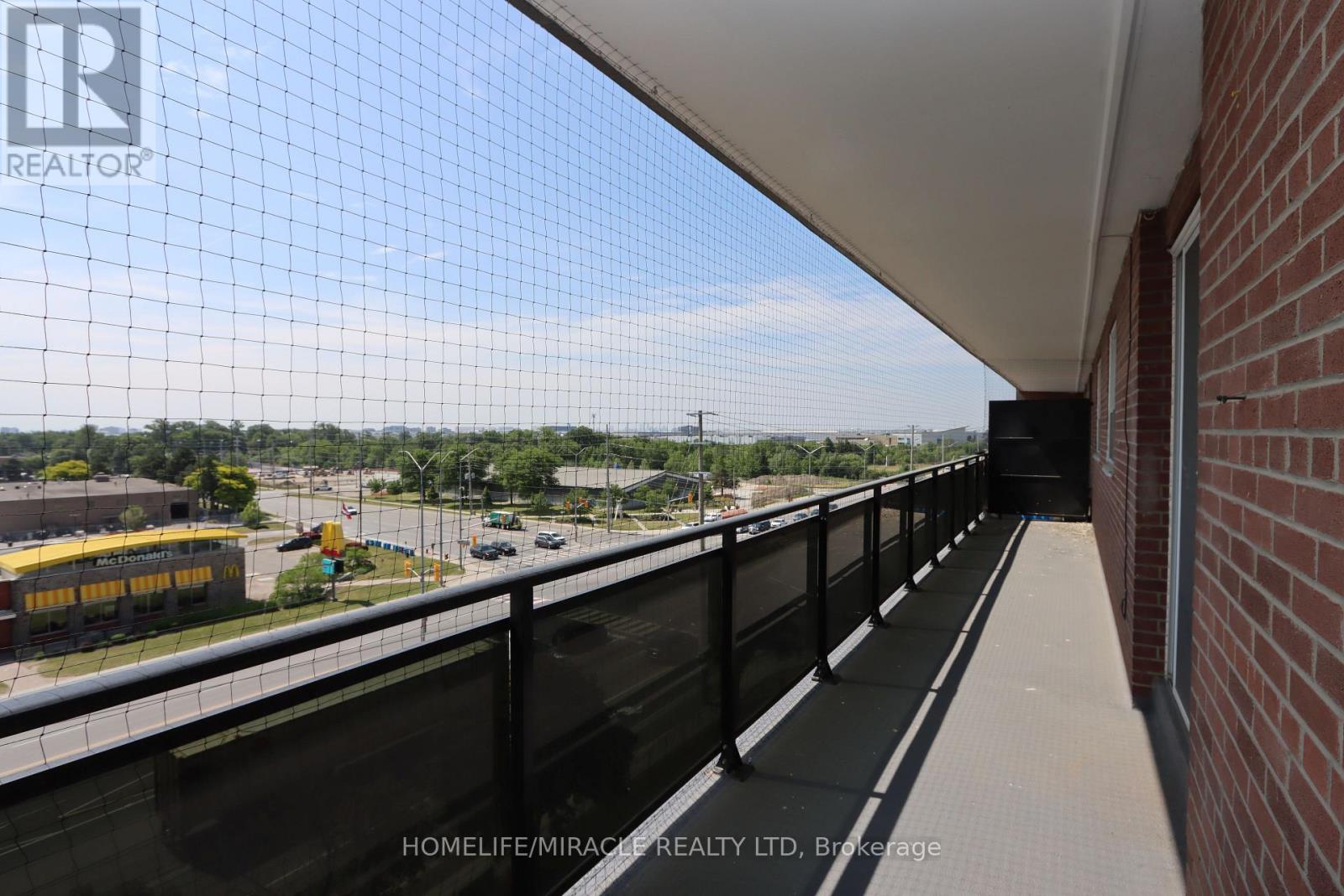 Photo 4 of 608 3533 Derry Road E, Mississauga ON