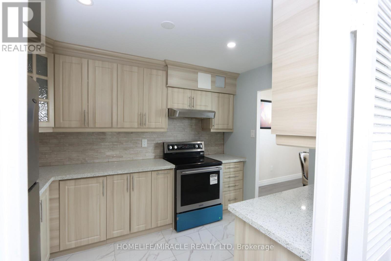 Photo 7 of 608 3533 Derry Road E, Mississauga ON