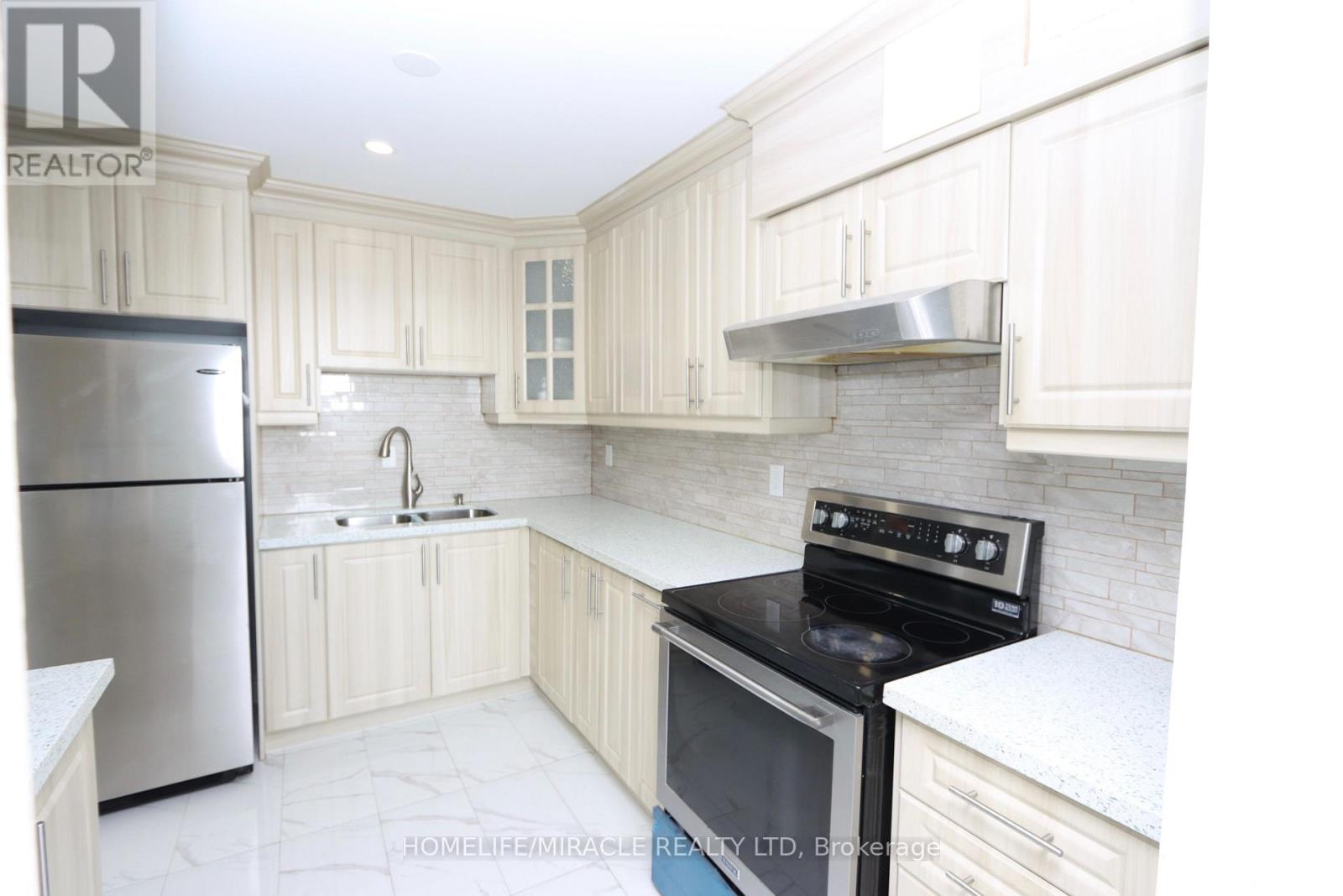 Photo 14 of 608 3533 Derry Road E, Mississauga ON
