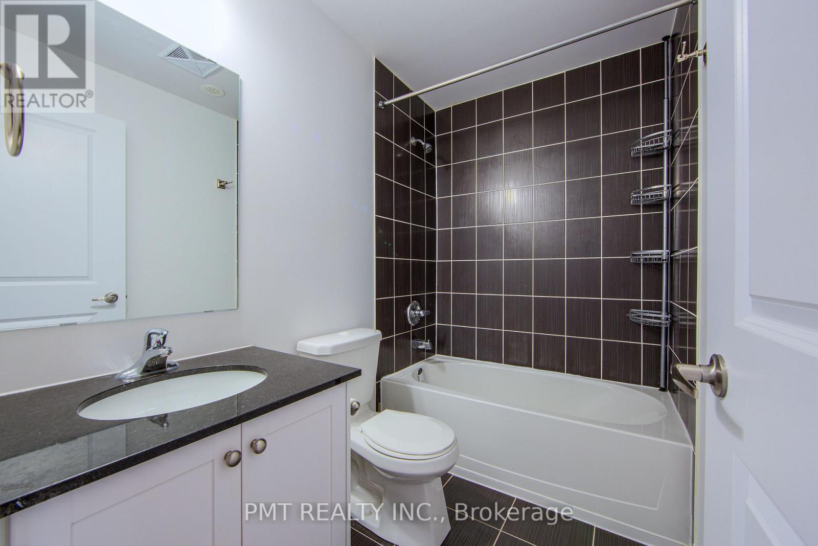 Photo 4 of Th 65 60 Winston Park Boulevard, Toronto ON