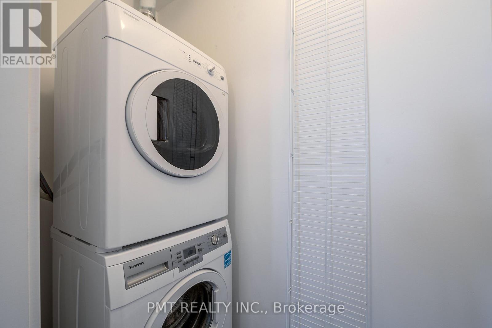 Photo 8 of Th 65 60 Winston Park Boulevard, Toronto ON