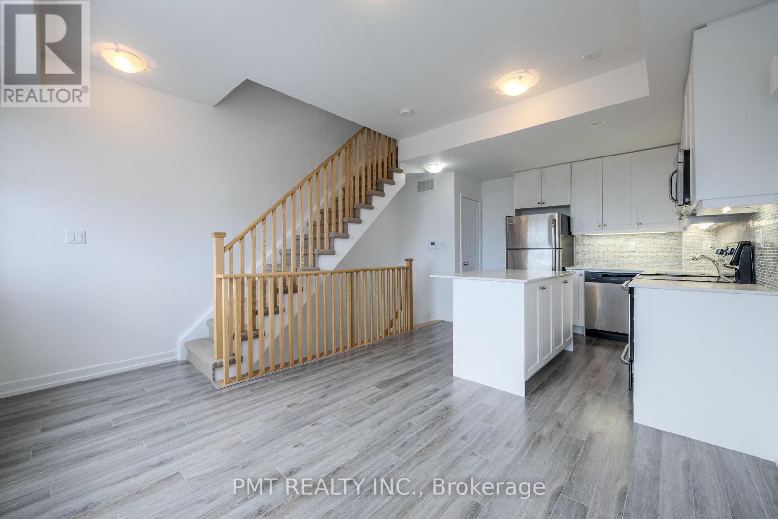 Photo 1 of Th 65 60 Winston Park Boulevard, Toronto ON