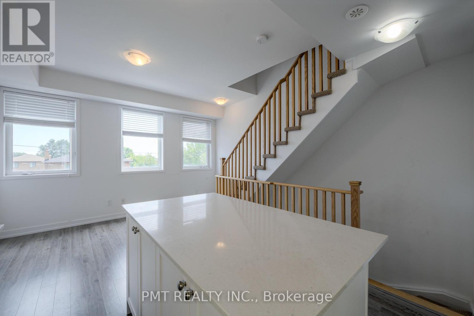 Photo 13 of Th 65 60 Winston Park Boulevard, Toronto ON