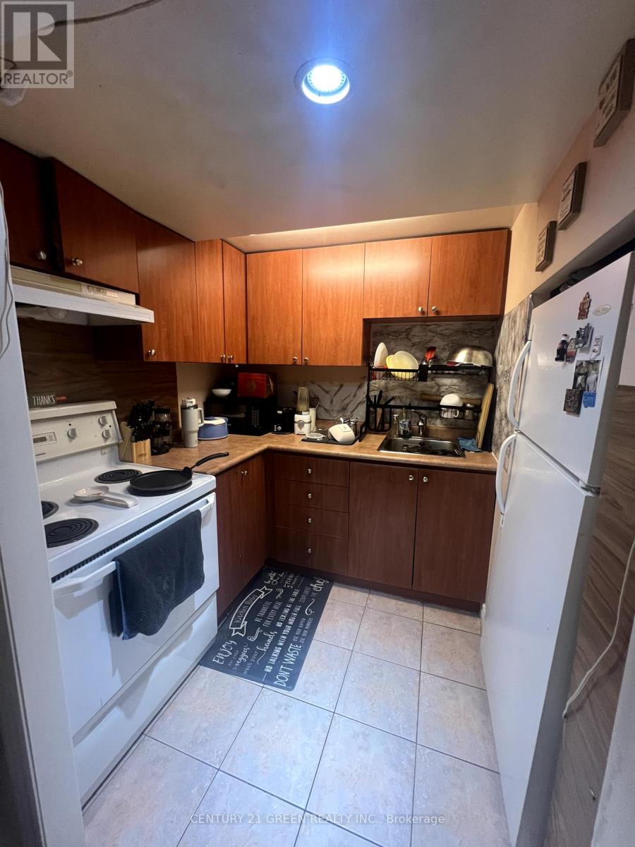 Photo 2 of Lower 7290 Aldercrest Drive, Mississauga ON