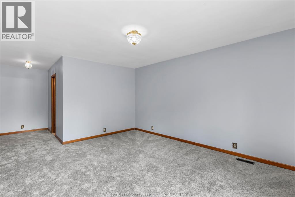 Photo 24 of 277 Villaire Avenue, Windsor ON