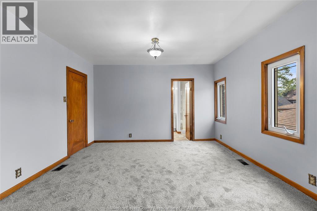 Photo 35 of 277 Villaire Avenue, Windsor ON
