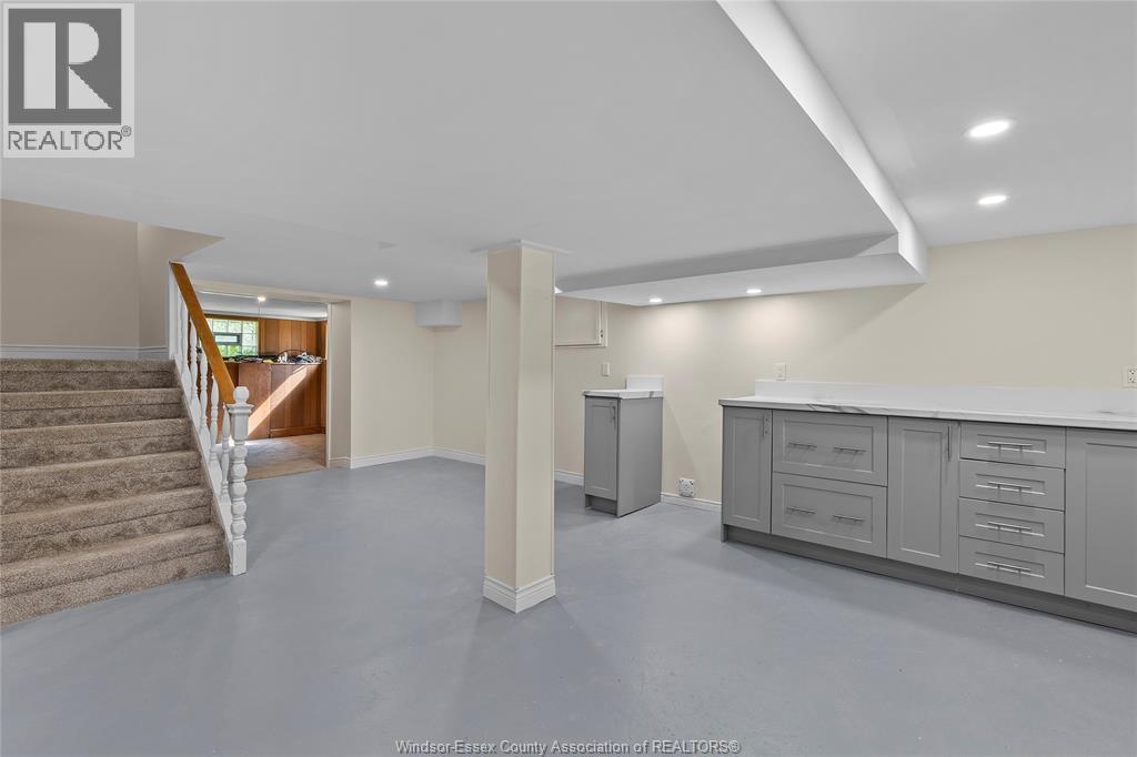 Photo 10 of 277 Villaire Avenue, Windsor ON
