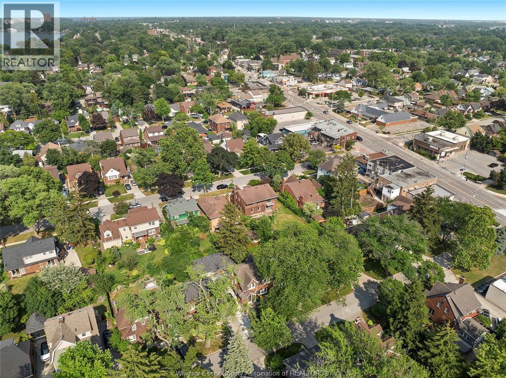 Photo 3 of 277 Villaire Avenue, Windsor ON
