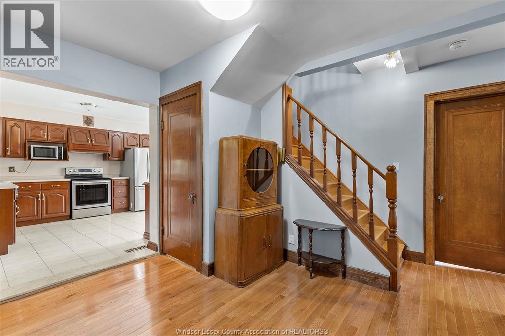Photo 33 of 277 Villaire Avenue, Windsor ON