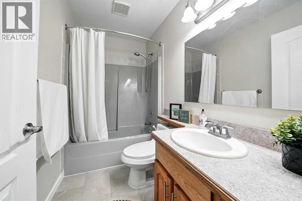 Photo 12 of 7 Kemp Avenue, Red Deer AB