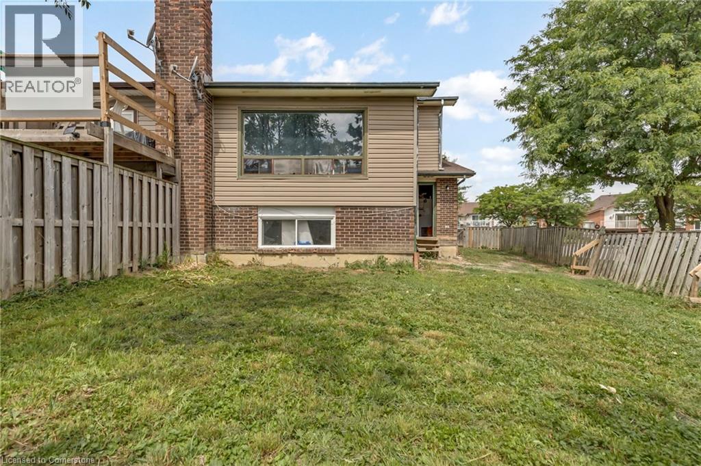 Photo 13 of 47 Carter Drive, Brampton ON