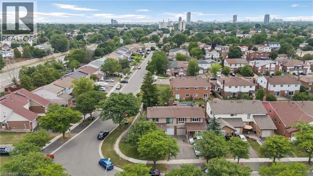 Photo 10 of 47 Carter Drive, Brampton ON