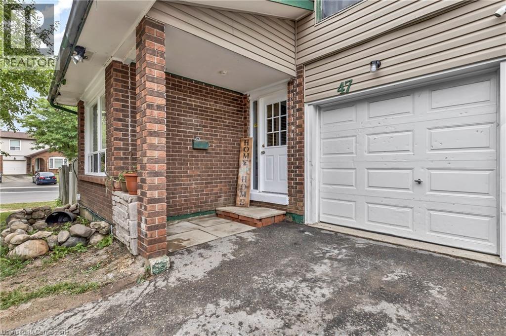 Photo 11 of 47 Carter Drive, Brampton ON