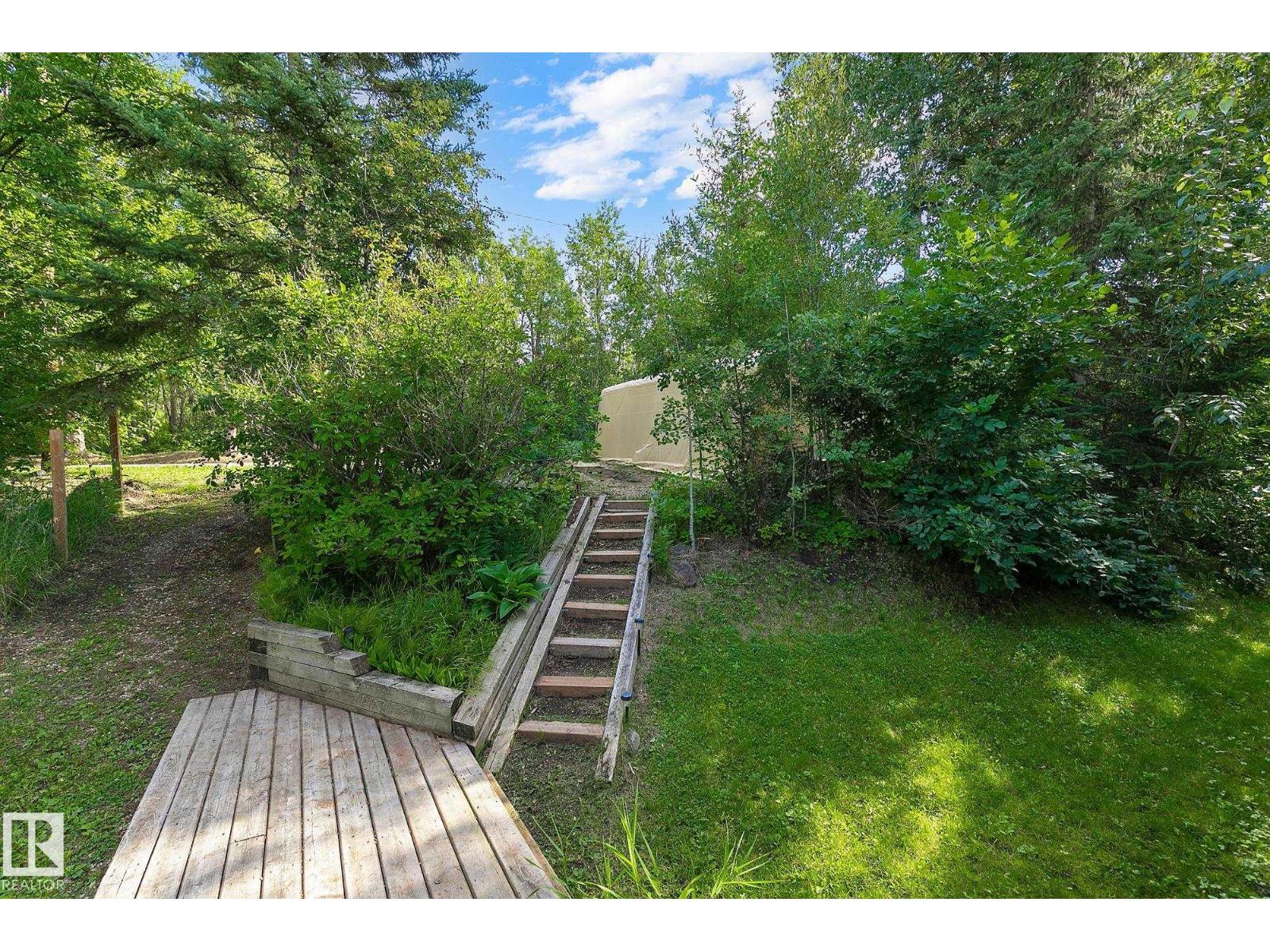 Photo 37 of 201 Lakeshore Dr, Rural Lac Ste Anne County AB