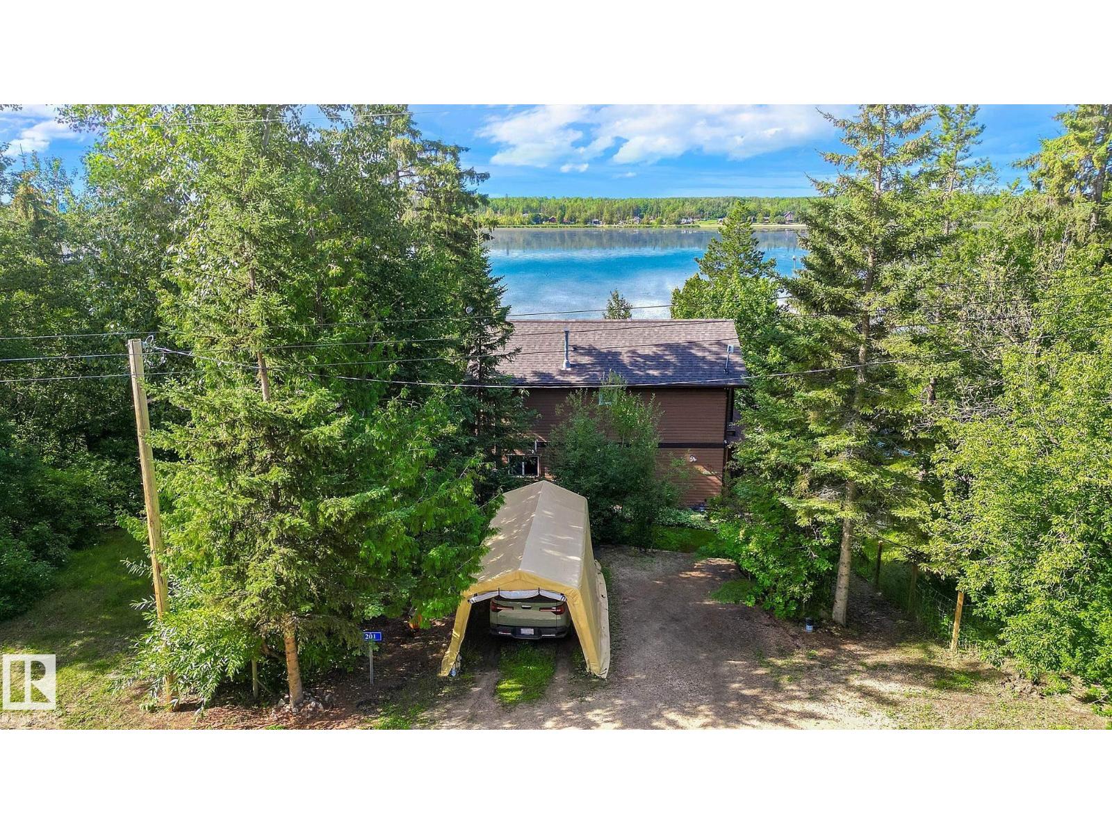 Photo 14 of 201 Lakeshore Dr, Rural Lac Ste Anne County AB