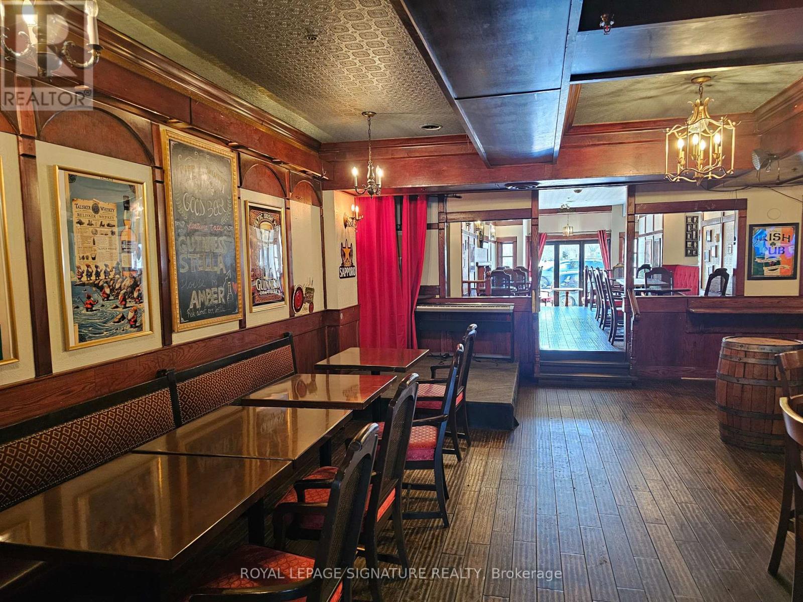 Photo 12 of 1 1954 Yonge Street, Toronto ON
