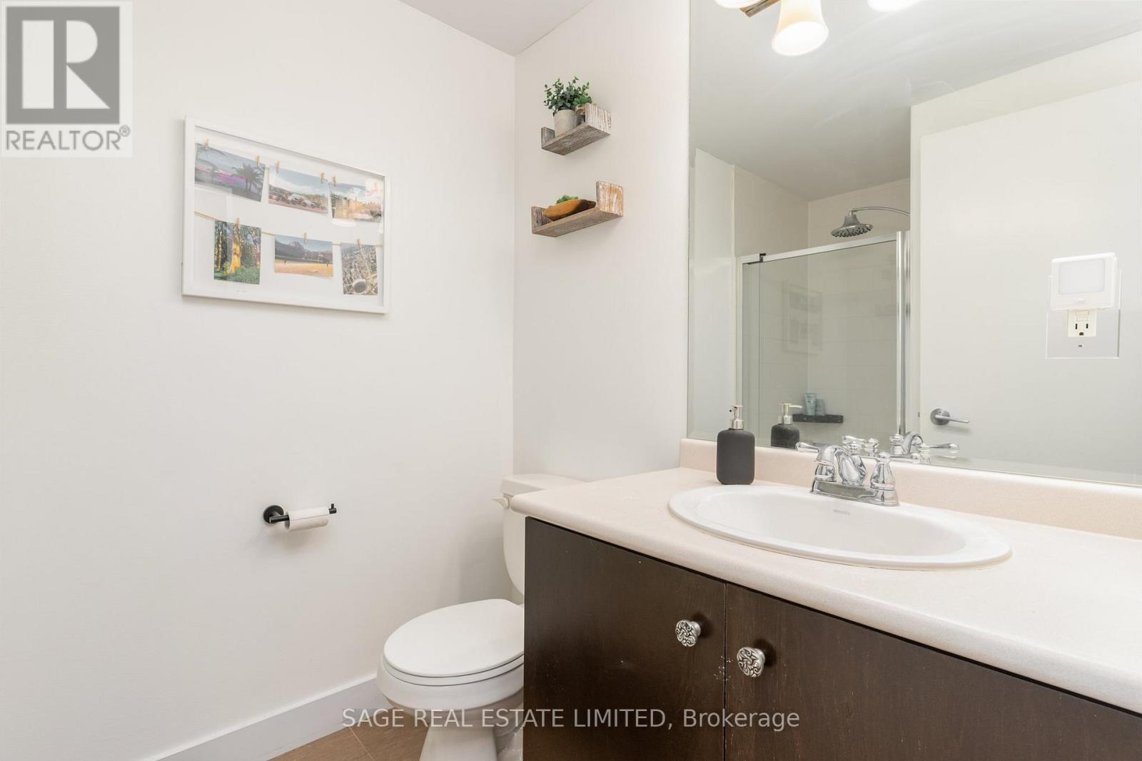 Photo 10 of 309 438 King Street W, Toronto ON