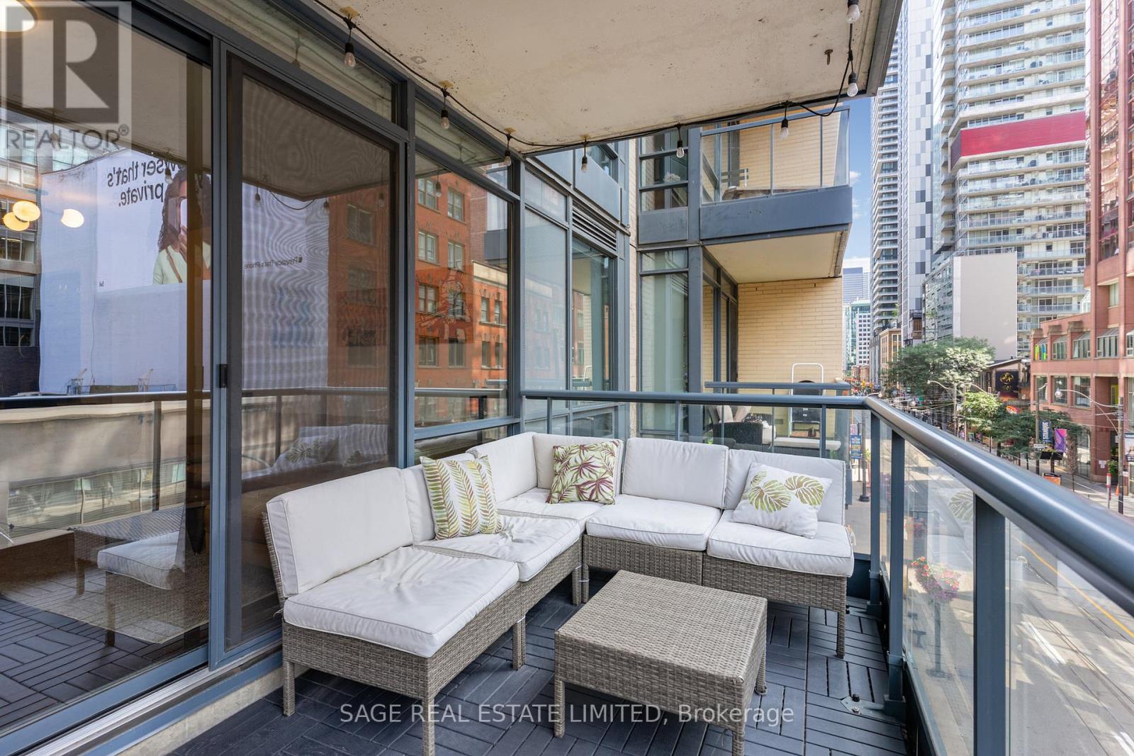 Photo 15 of 309 438 King Street W, Toronto ON