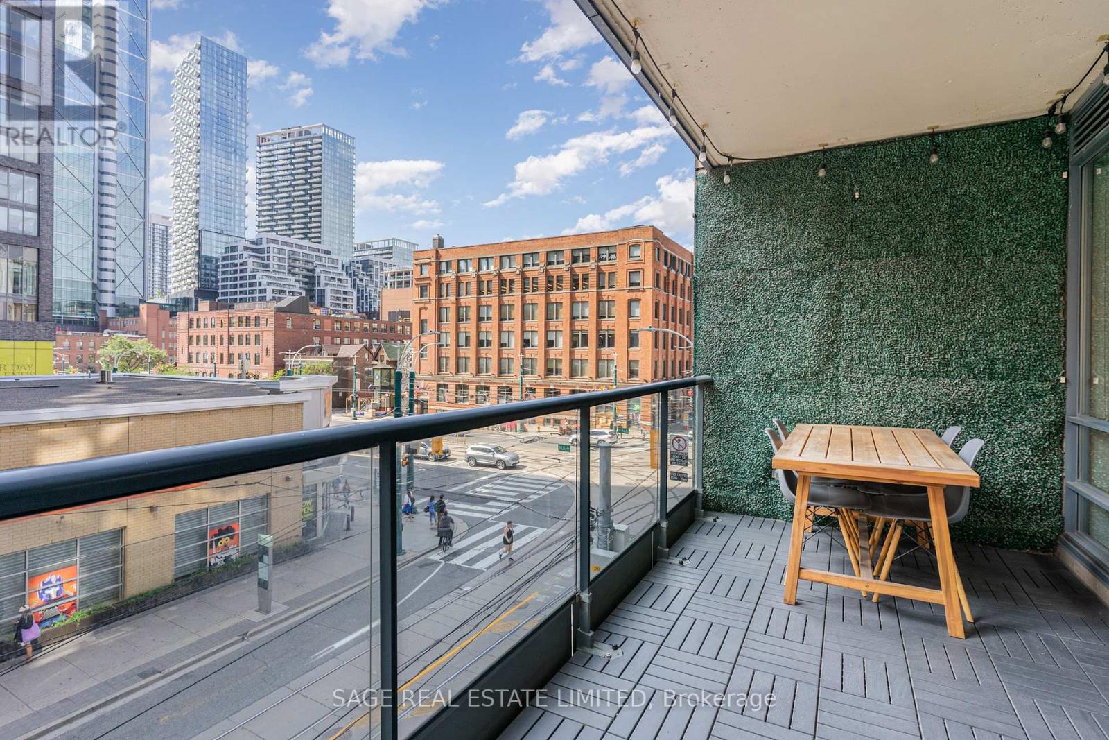 Photo 16 of 309 438 King Street W, Toronto ON