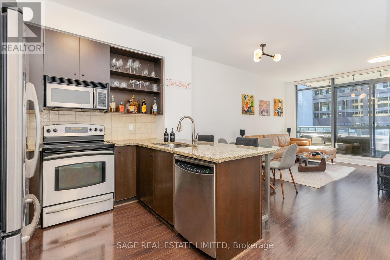 Photo 8 of 309 438 King Street W, Toronto ON
