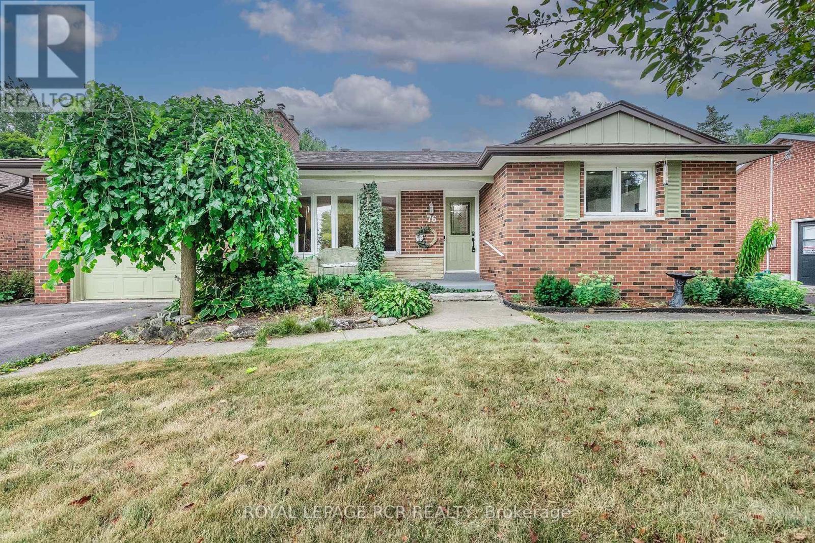 Photo 2 of 76 Elizabeth Street, Orangeville ON