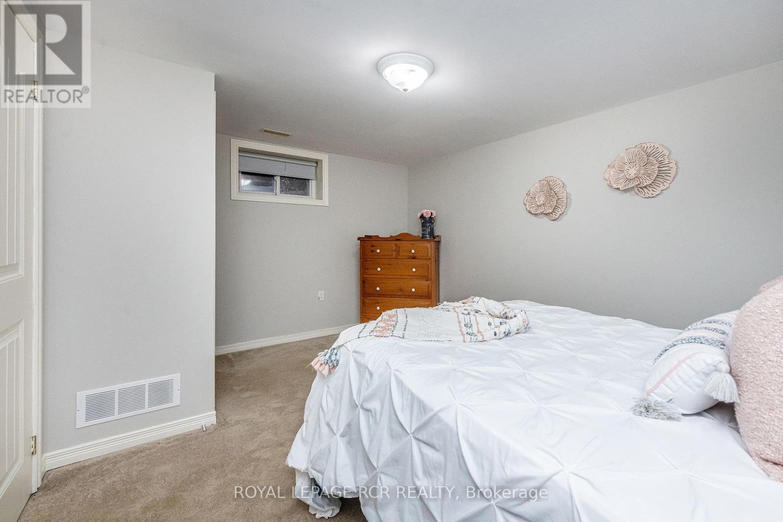 Photo 23 of 76 Elizabeth Street, Orangeville ON