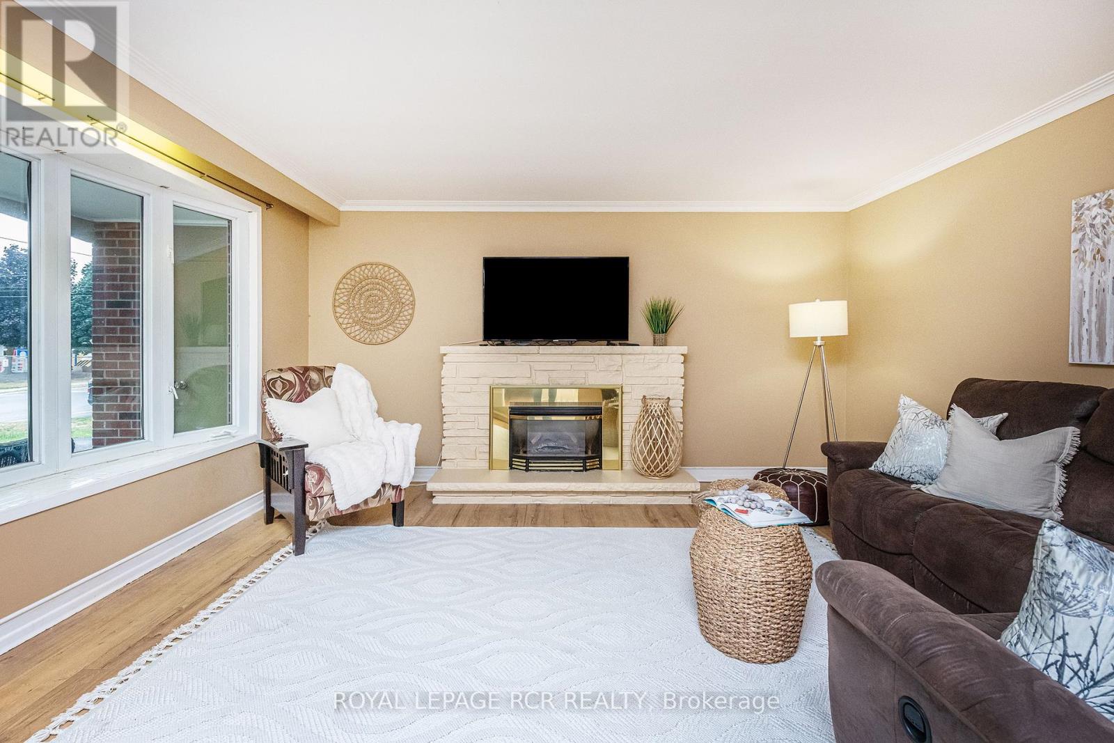 Photo 5 of 76 Elizabeth Street, Orangeville ON