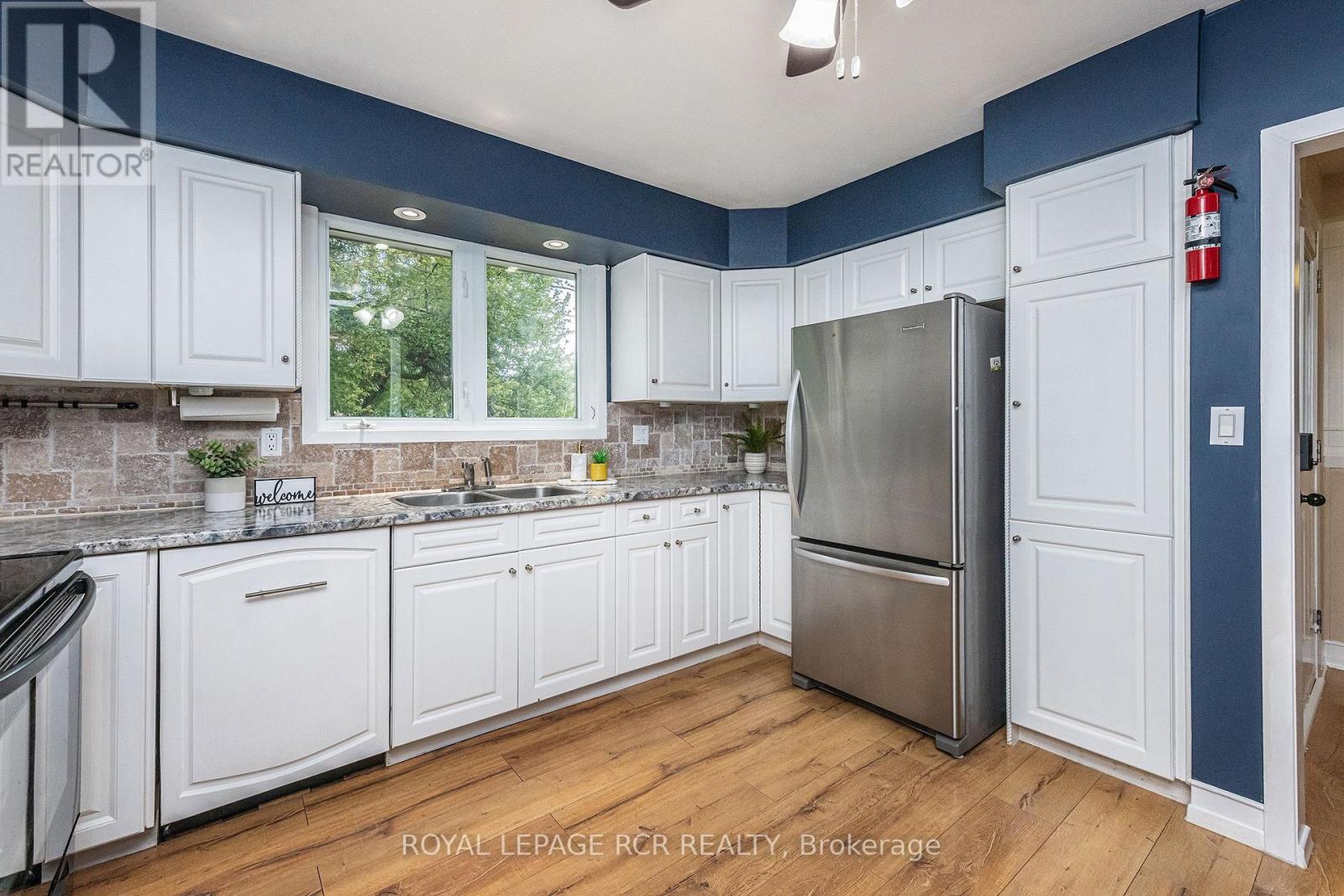 Photo 8 of 76 Elizabeth Street, Orangeville ON