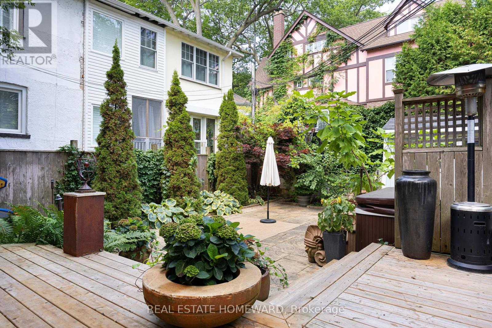 Photo 16 of 2 Park Avenue, Toronto ON