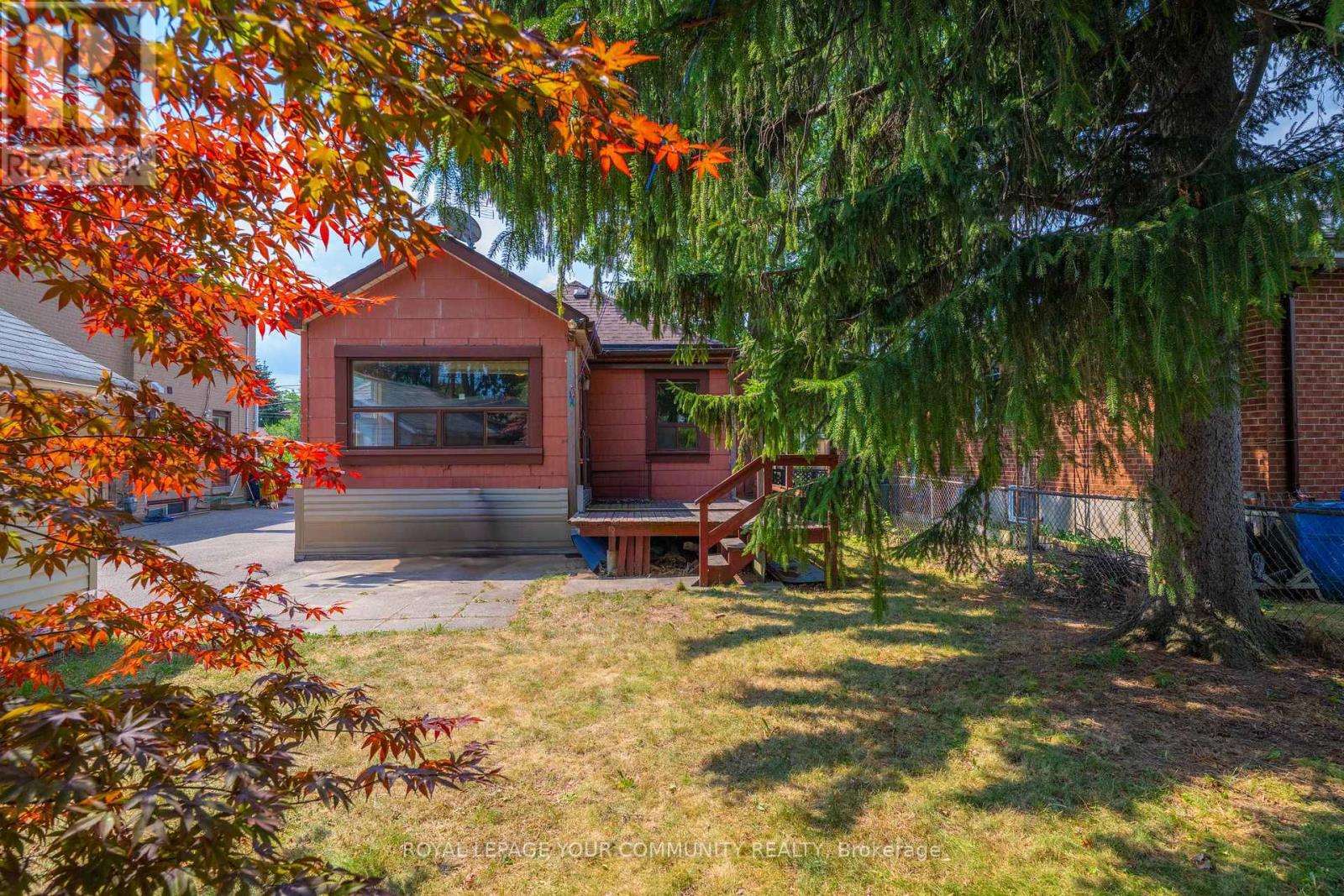 Photo 18 of 531 Birchmount Road, Toronto ON