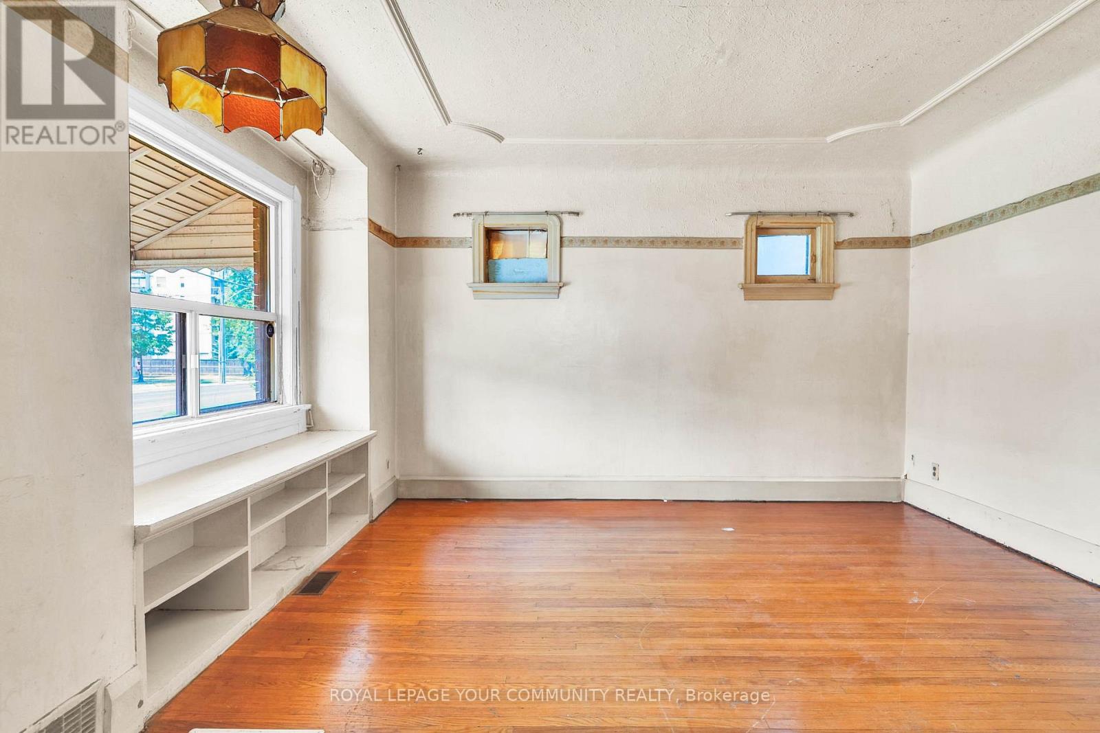Photo 8 of 531 Birchmount Road, Toronto ON